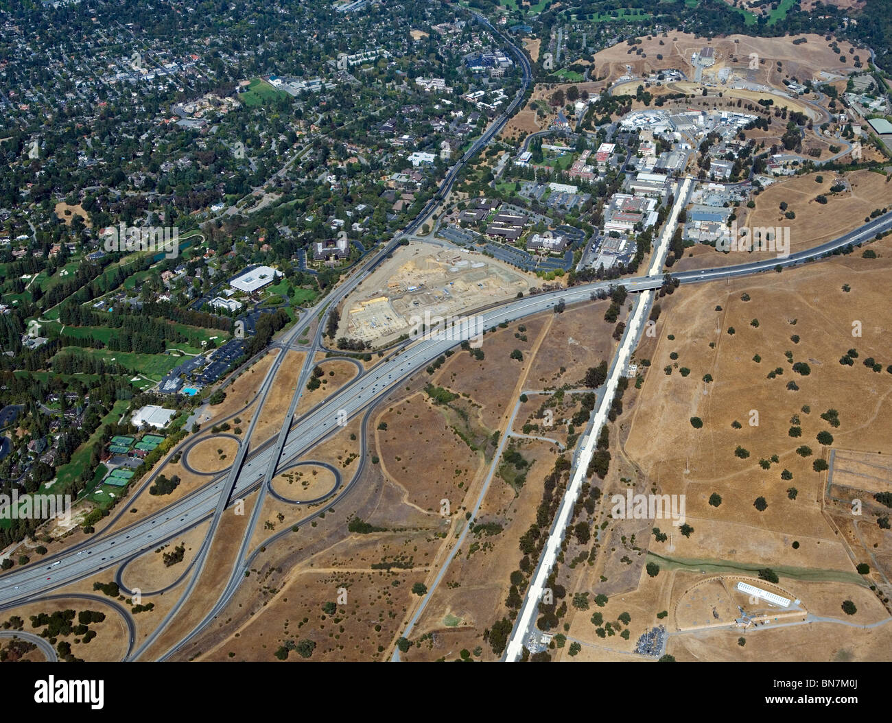 Vista aerea della Stanford Linear Accelerator venture capital uffici Sand Hill Road Interstate 280 interchange Menlo Park CA Foto Stock