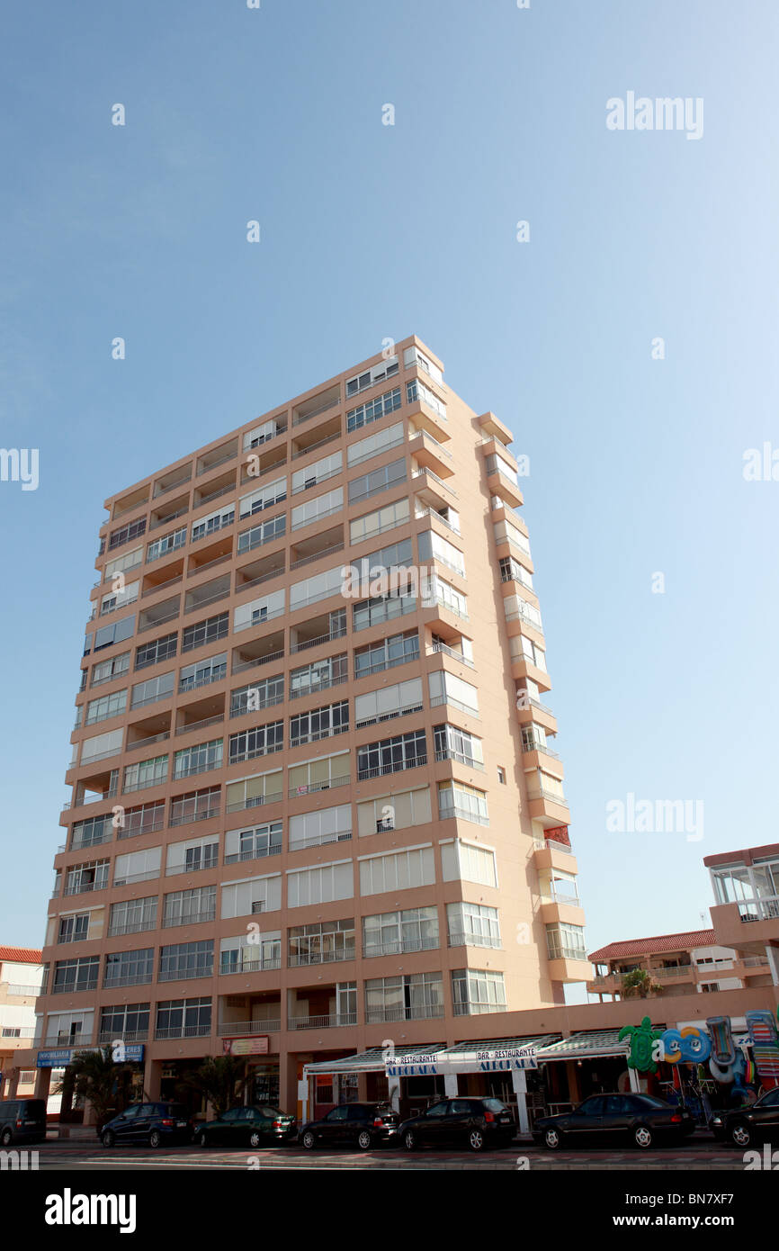 Blocco di appartamenti di vacanza spagnola Resort Foto Stock