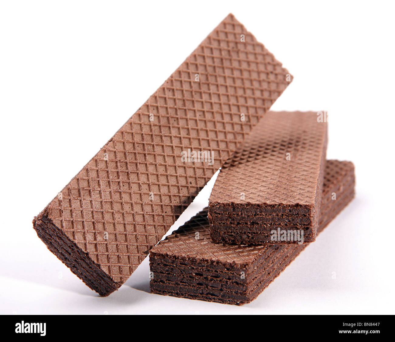 Marrone cioccolato closeup waffle su bianco Foto Stock