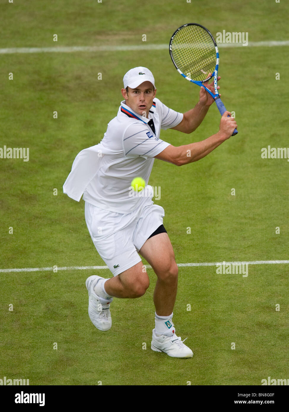 Andy Roddick (USA) in azione durante il torneo di Wimbledon Tennis Championships 2010 Foto Stock