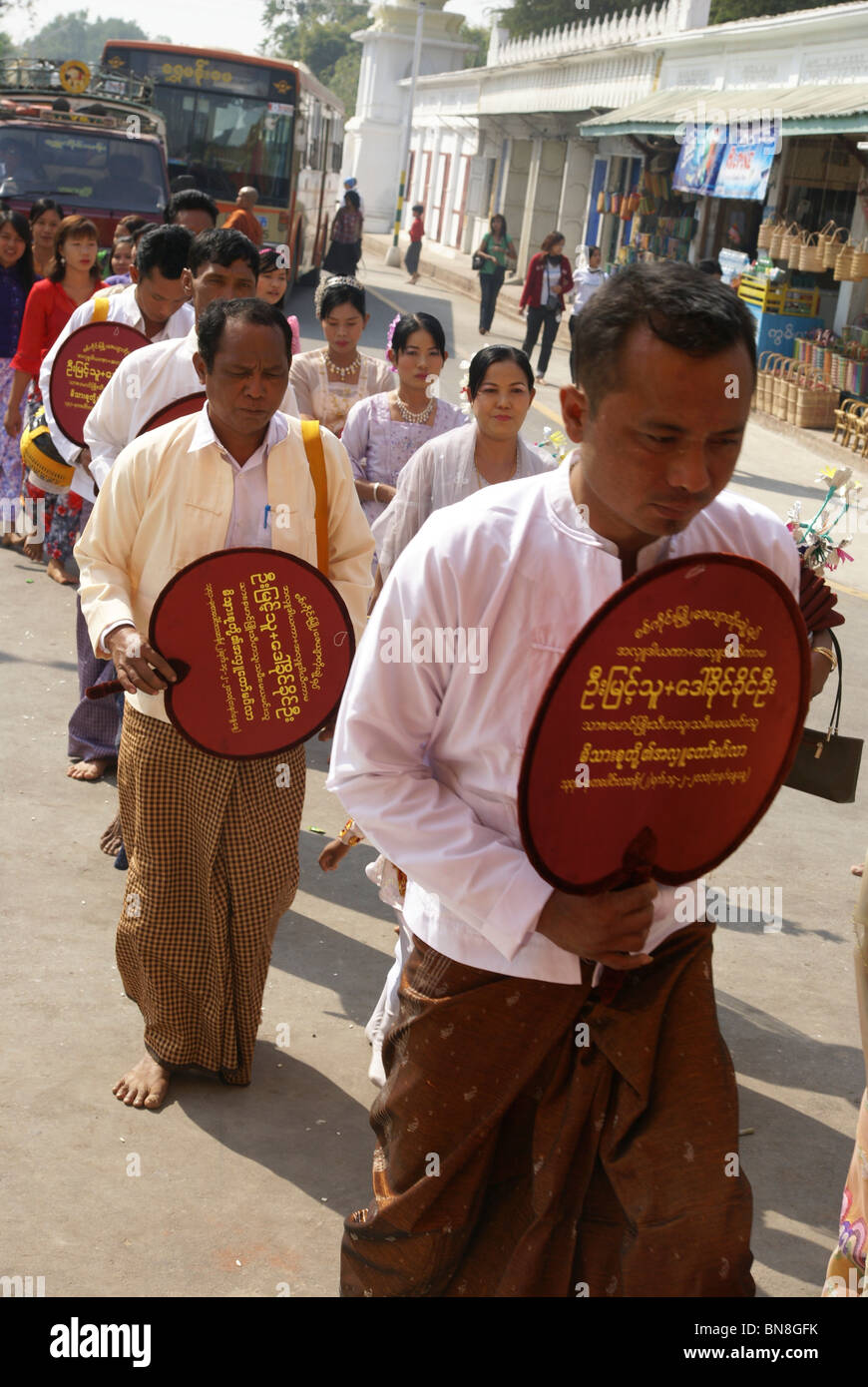 Myanmar, Sagaing, Kaung Hmu daw Pagoda. Shin Pyu cerimonia Foto Stock