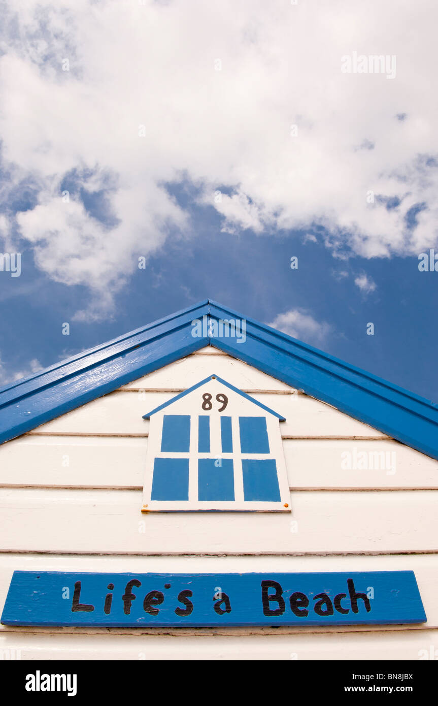 Un capanno sulla spiaggia a Southwold , Suffolk , Inghilterra , Gran Bretagna , Regno Unito Foto Stock