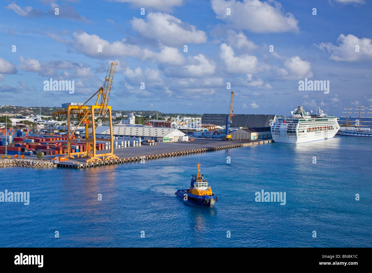 Il contenitore di carico della nave facility a Bridgetown, Barbados, West Indies. Foto Stock