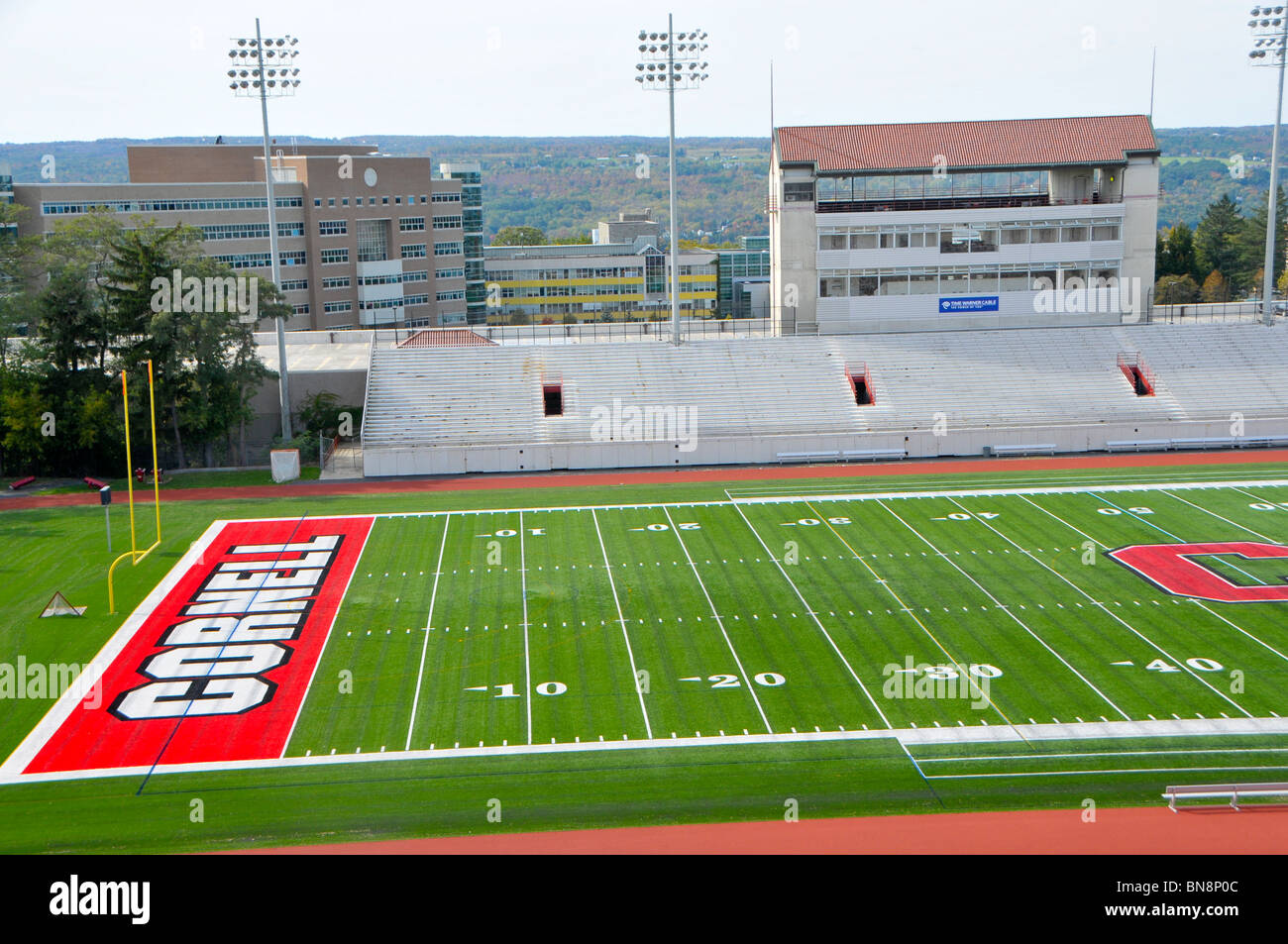 Stadio di Calcio Cornell University campus Ithaca New York Regione dei Laghi Finger Schoellkopf Memorial Foto Stock