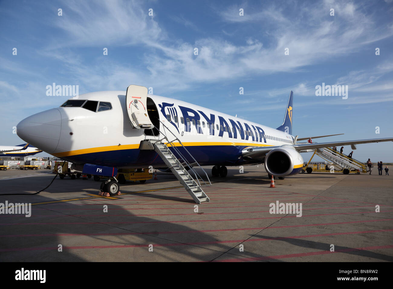 Ryanair aeromobili presso l'aeroporto di Faro, Portogallo. Giugno 20th, 2010 Foto Stock