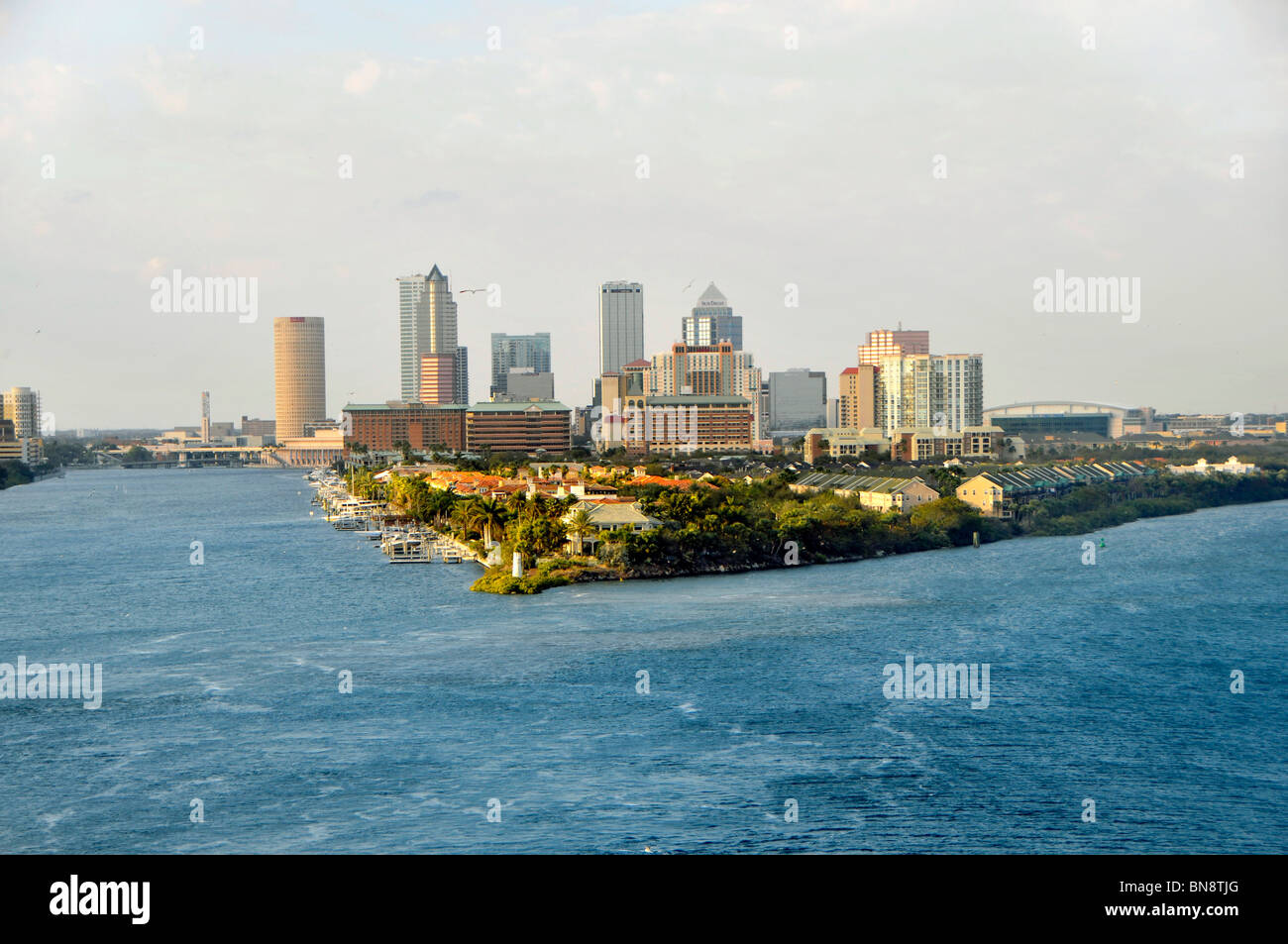 Downtown Tampa Florida Skyline con case residenziali Foto Stock