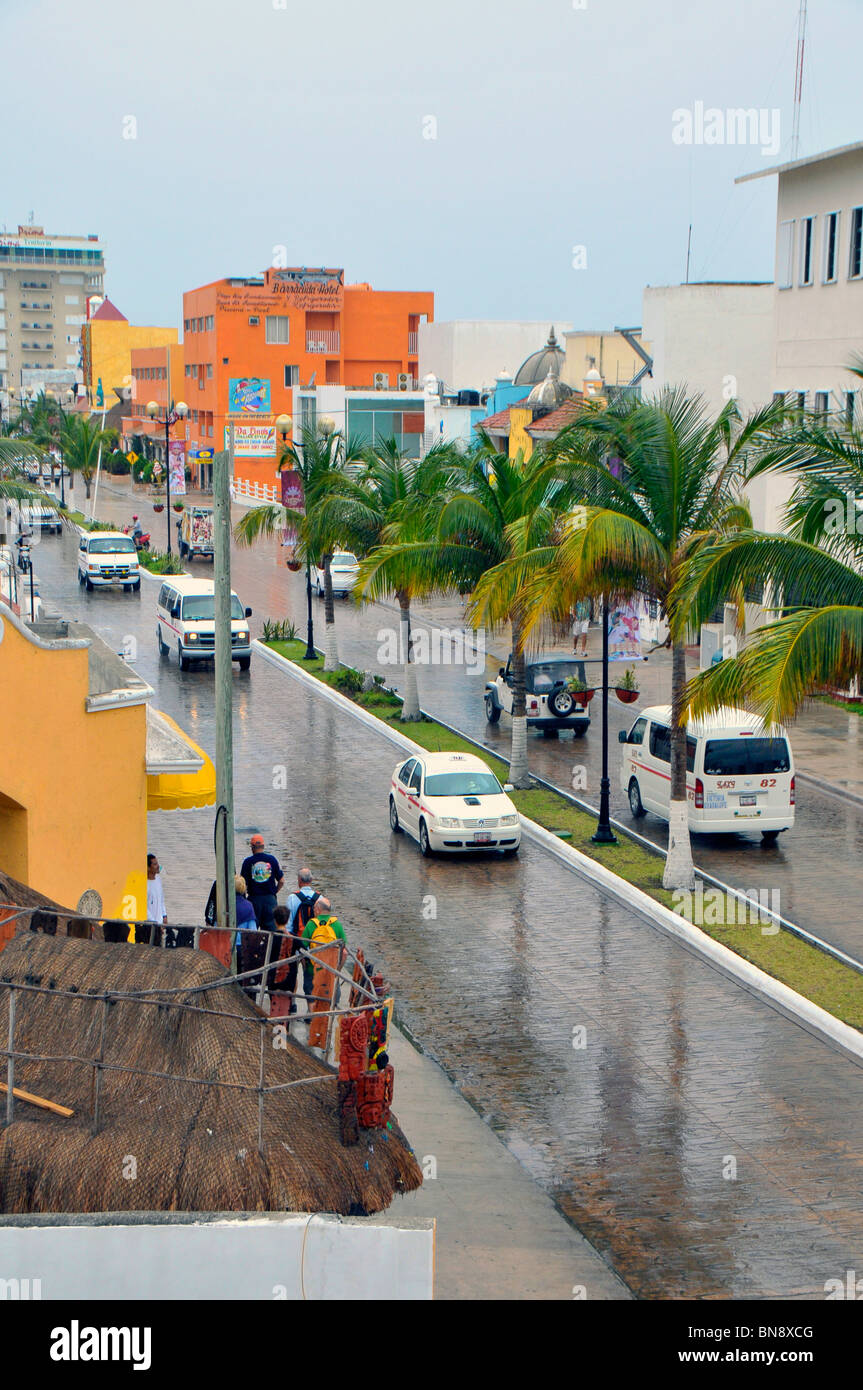 Strada principale in Cozumel Messico nei pressi dei Caraibi Navi da Crociera Foto Stock