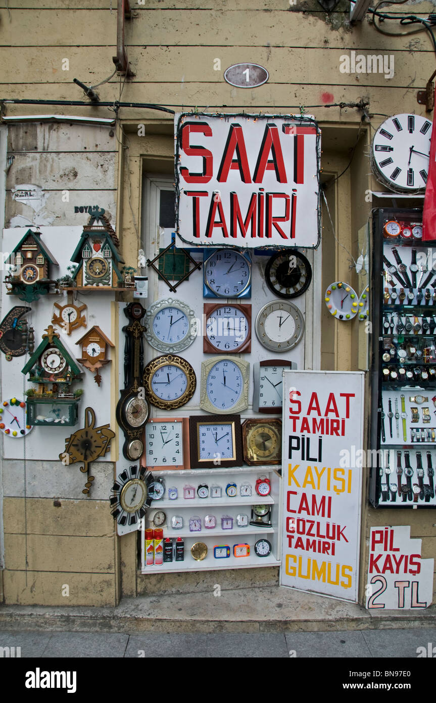 Istanbul Turchia Kadadikoy mercato orologio orologio Foto Stock