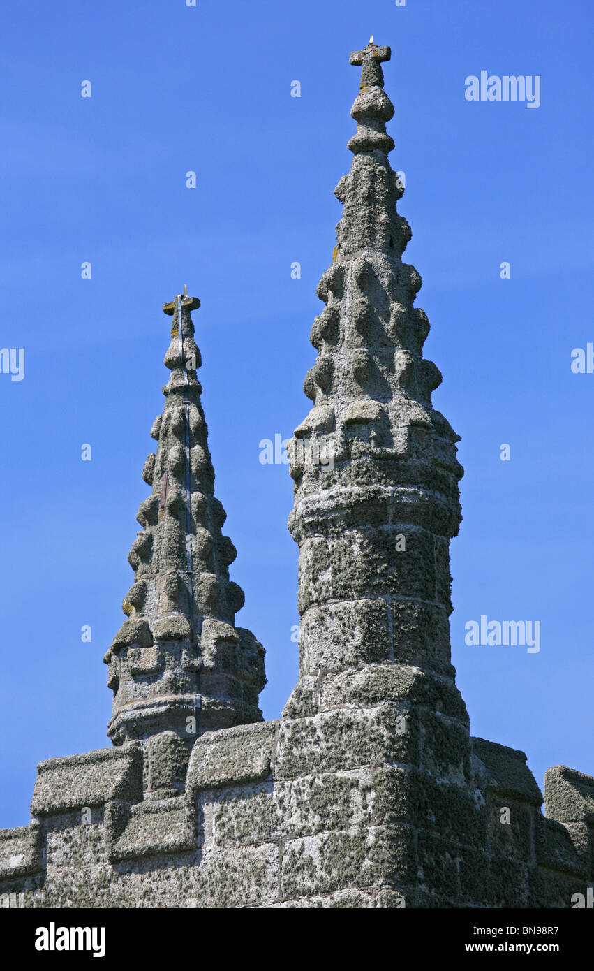 Le caratteristiche architettoniche; Crocketted Spirelets, St Winwaloe Chiesa, Poundstock, Cornwall, Inghilterra Foto Stock