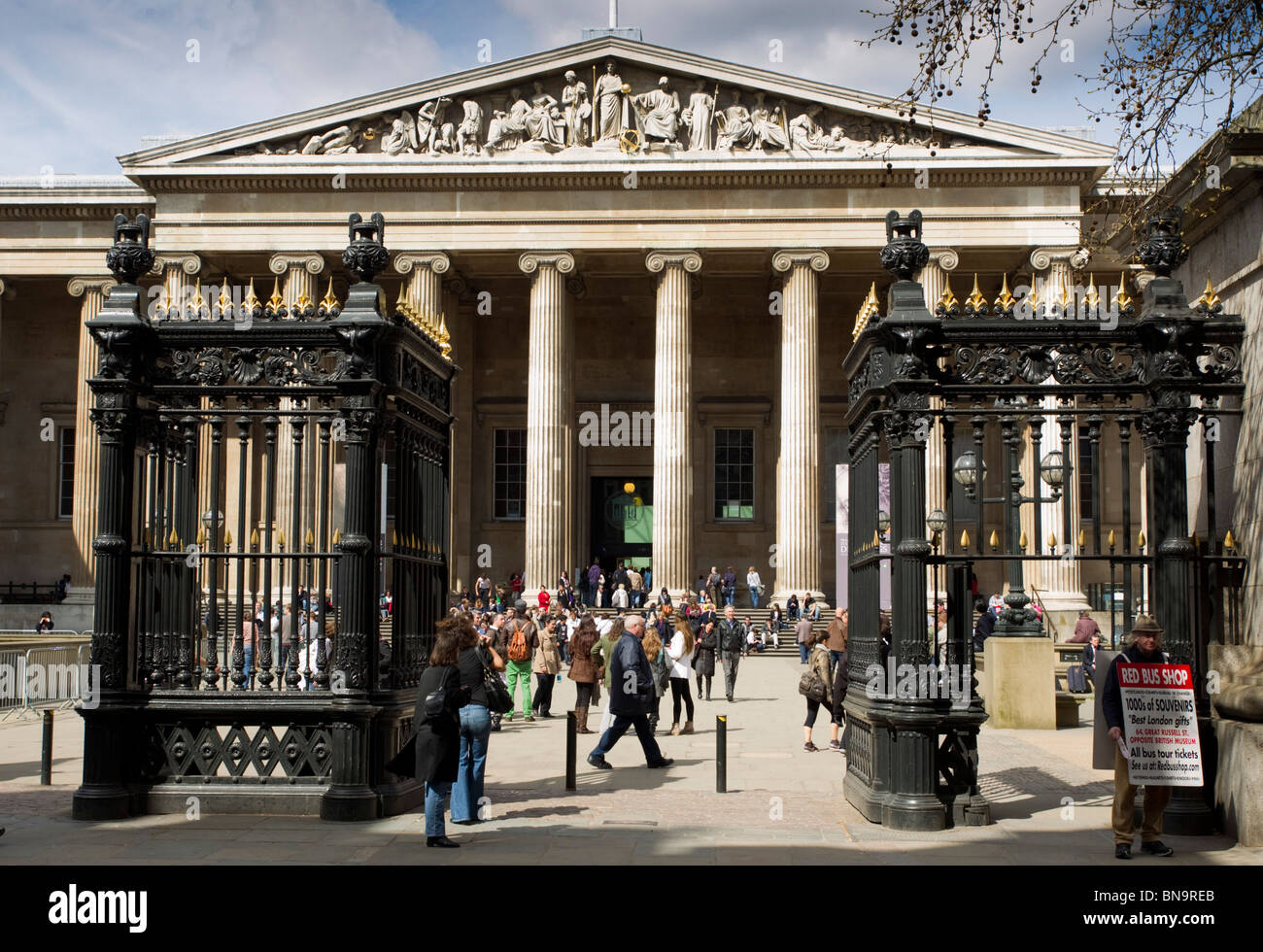 British Museum, Bloomsbury, Londra, Lunedì, 12 aprile 2010. Foto Stock
