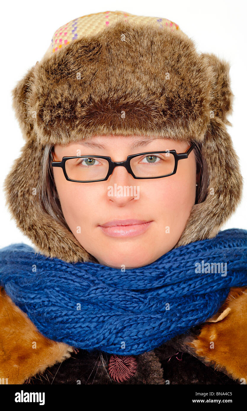 Donna vestita in russo cappello e il cappotto pesante Foto stock - Alamy