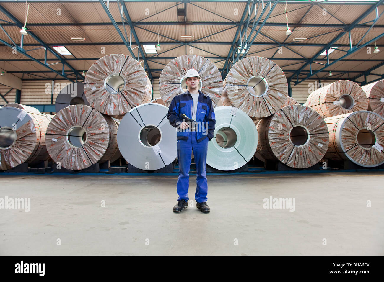 ArcelorMittal: produzione di bobine di acciaio; negozio di completa di acciaio in rotoli pronti per la spedizione Foto Stock