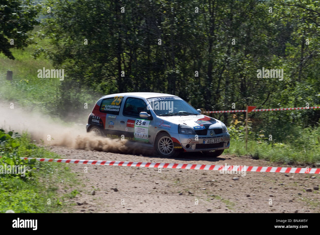 Auto Sportive al rally "Latgale 2010' vicino Ozolaine. Immagine editoriale. Foto Stock