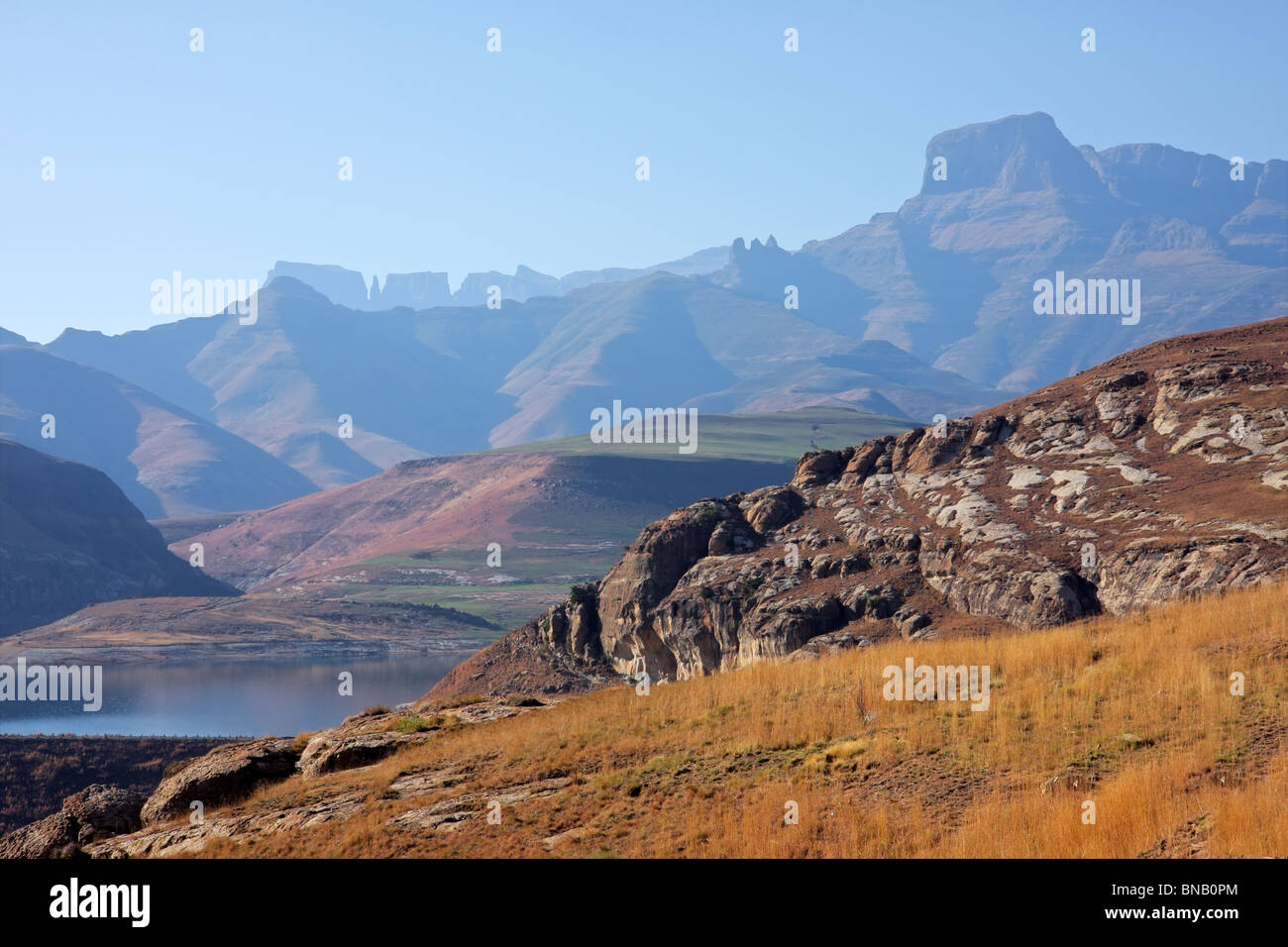 Vista delle alte cime delle montagne Drakensberg, Sud Africa Foto Stock