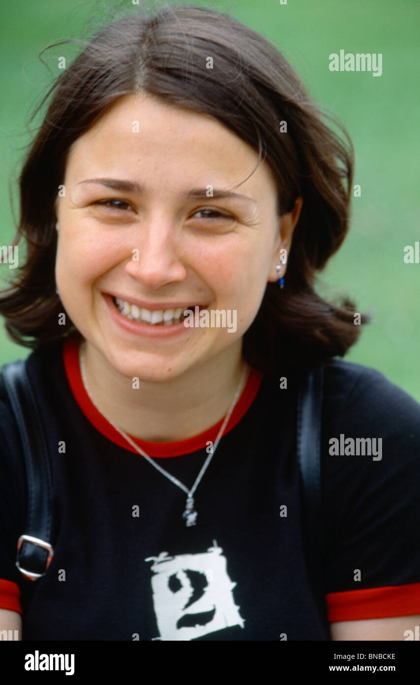 Istanbul Turchia Ritratto di ragazza sorridente Foto Stock