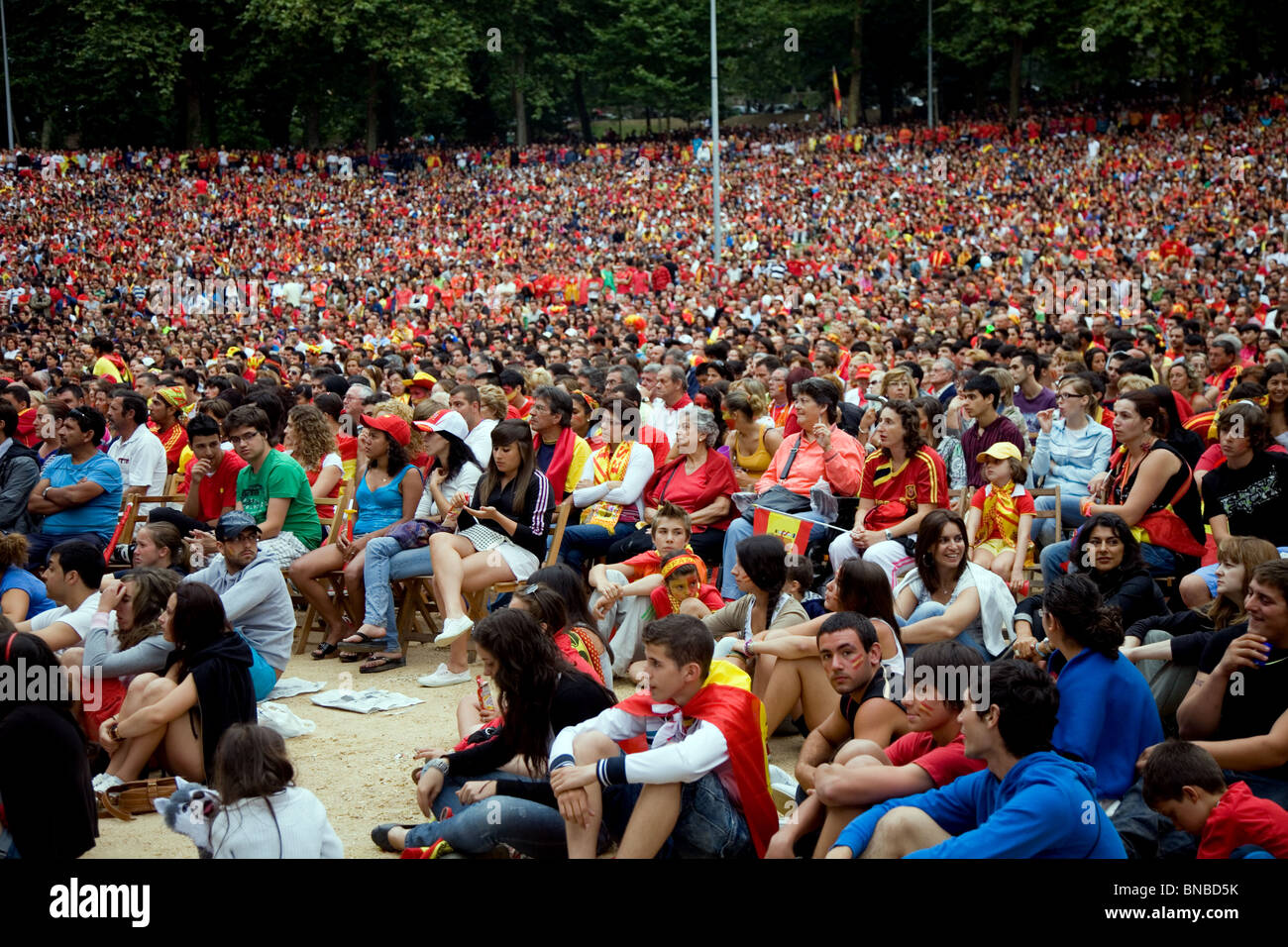 Tifosi spagnoli durante il FIFA Soccer World Cup gioco finale, luglio 11, 2010 a Vigo, Spagna Foto Stock