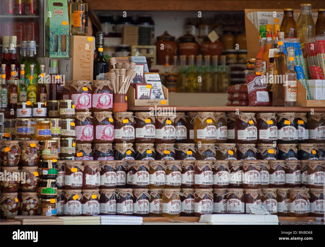 Negozio di vendita anteriore marmellata, miele, locale produce e negozio di souvenir, Guadalest, Spagna visualizzare 106442 Spagna10 Foto Stock