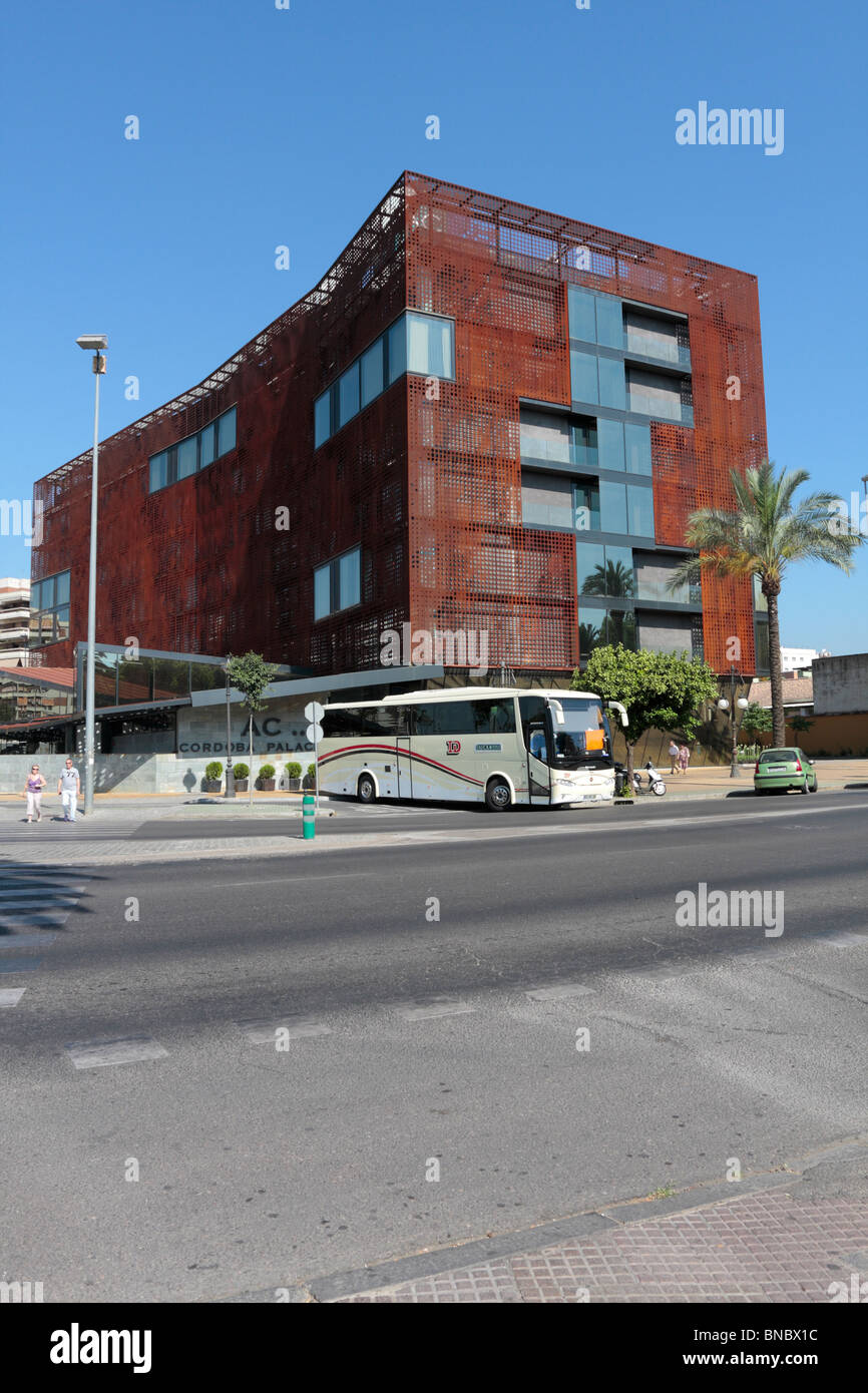 La ruggine finito di facciata del Cordoba Palace Hotel un AC Hotel Andalucia Spagna Europa Foto Stock
