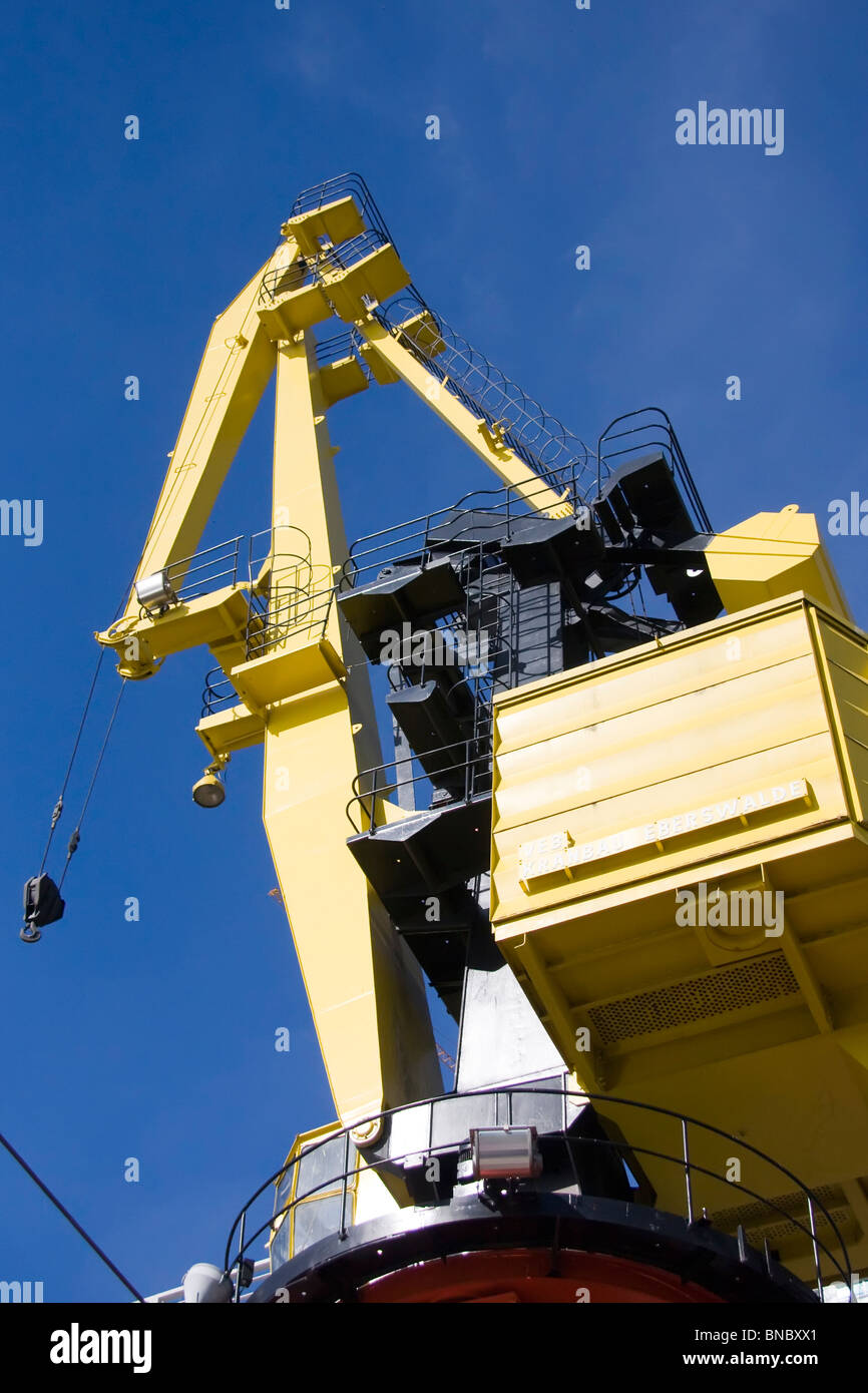 Gru Marine con cielo blu come sfondo Foto Stock