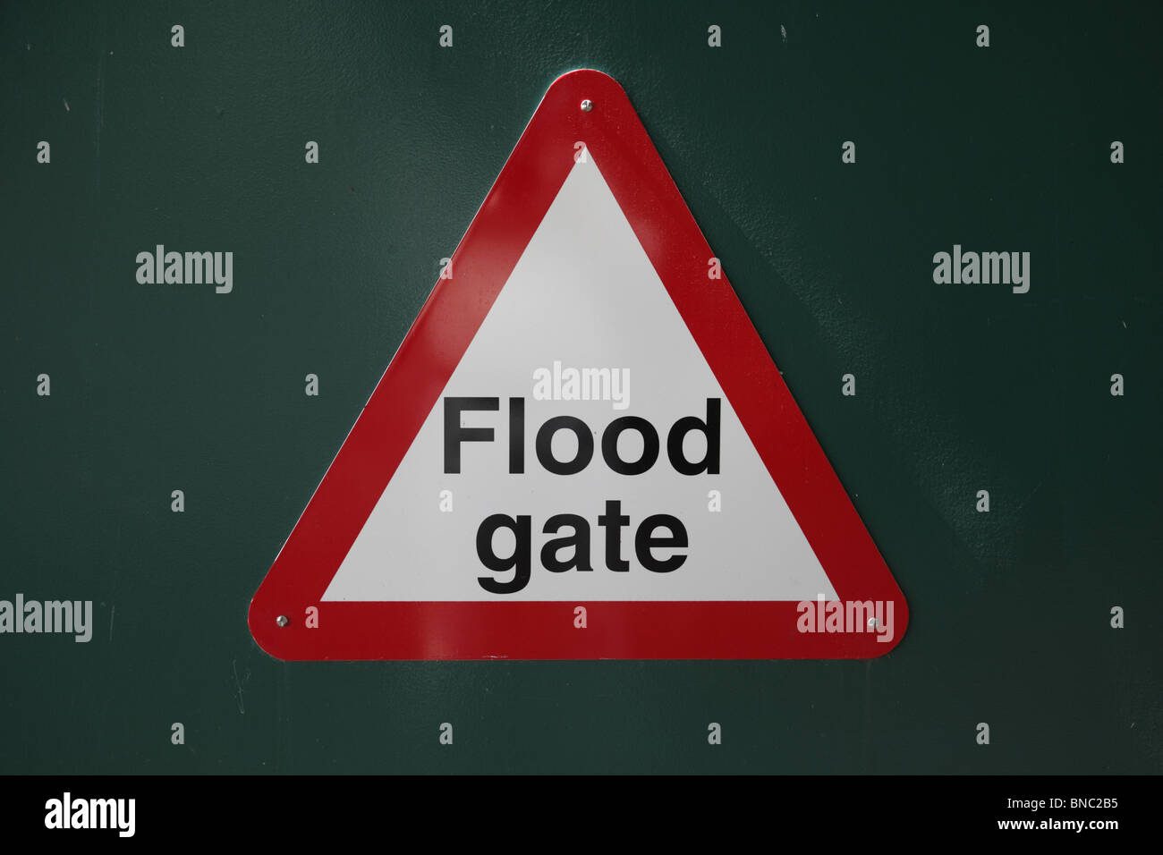 Alluvione segno di gate; Agenzia per l'ambiente Foto Stock