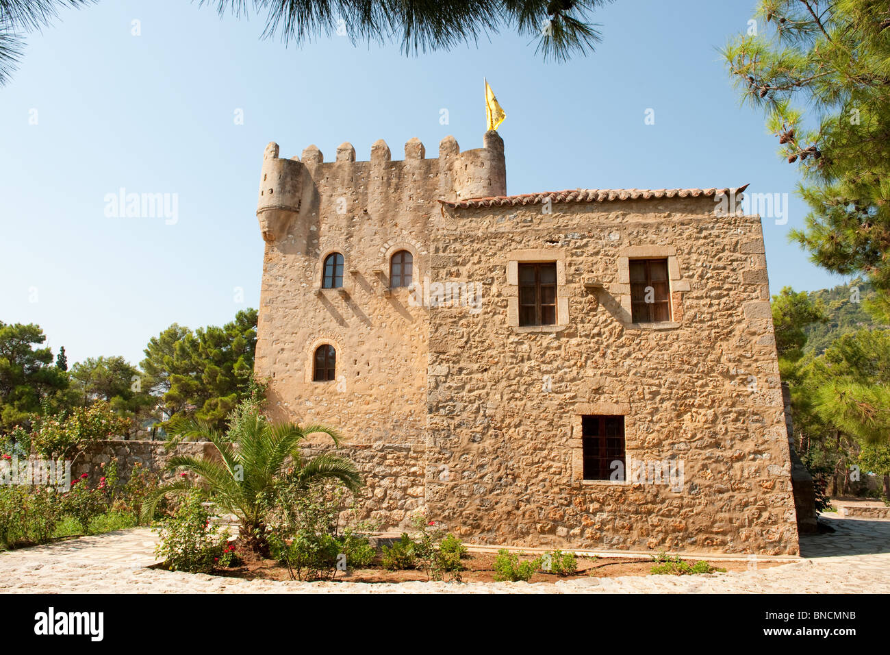 Castello presso l'isola vicino a Githyo sul Greco Peloponneso Foto Stock