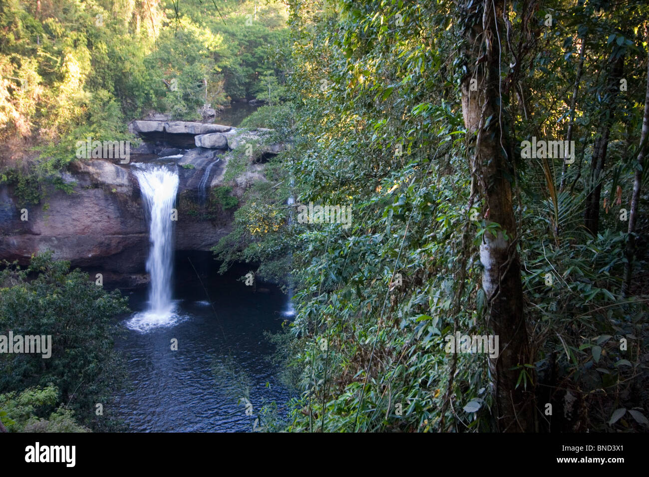 Haew Suwat cascata nel Parco Nazionale di Khao Yai, Thailandia Foto Stock