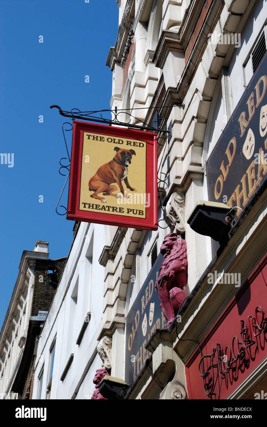 Il vecchio teatro rosso Pub, St John Street, Angelo, Londra, Inghilterra  Foto stock - Alamy