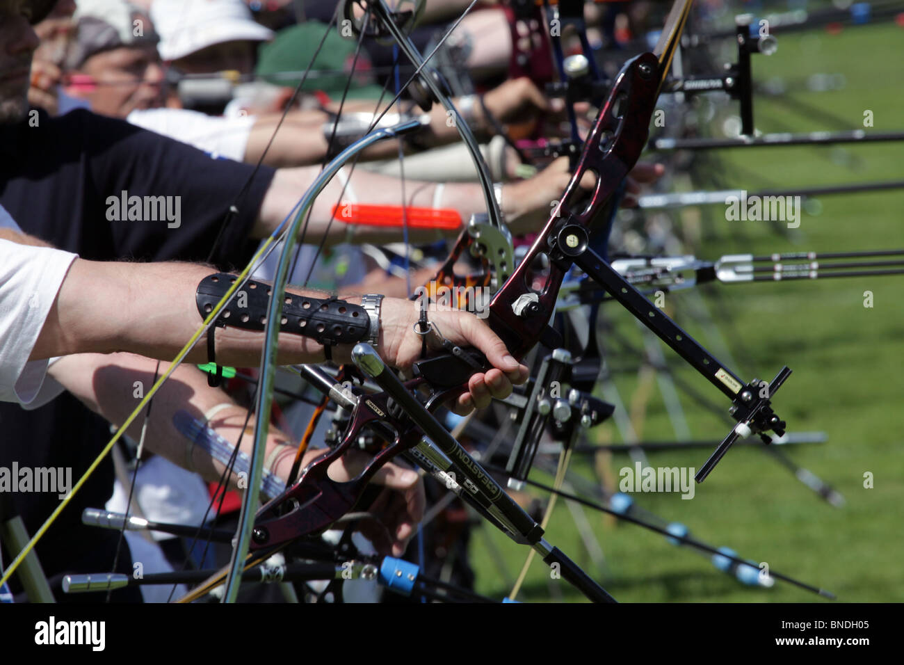 Azione di tiro con l'arco Natwest Island Games 2009 a Backeberg in Mariehamn sulle isole Åland, 30 giugno 2009 Foto Stock