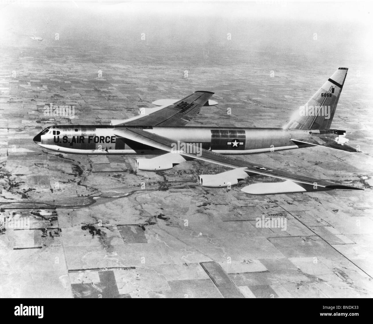Elevato angolo di visione di un bombardiere aereo in volo, B Stratofortress, US Air Force Foto Stock