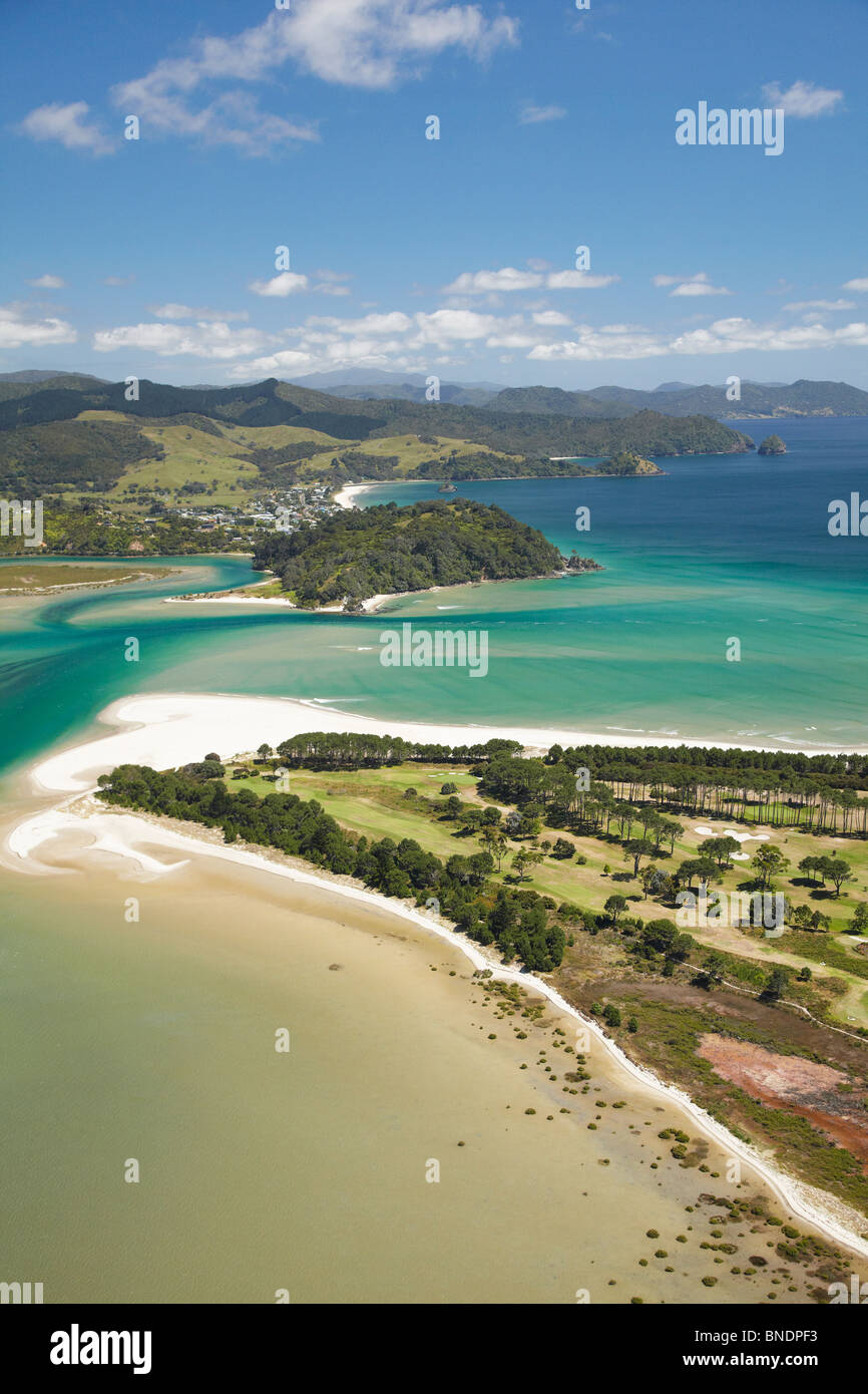 Le Dune Golf Resort, Matarangi spiaggia, ingresso al porto Whangapoua, Matarangi, Penisola di Coromandel, North, Nuova Zelanda Foto Stock