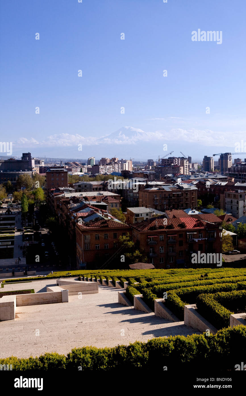 Vista dalla cascata, Yerevan, Armenia con il monte Ararat Foto Stock