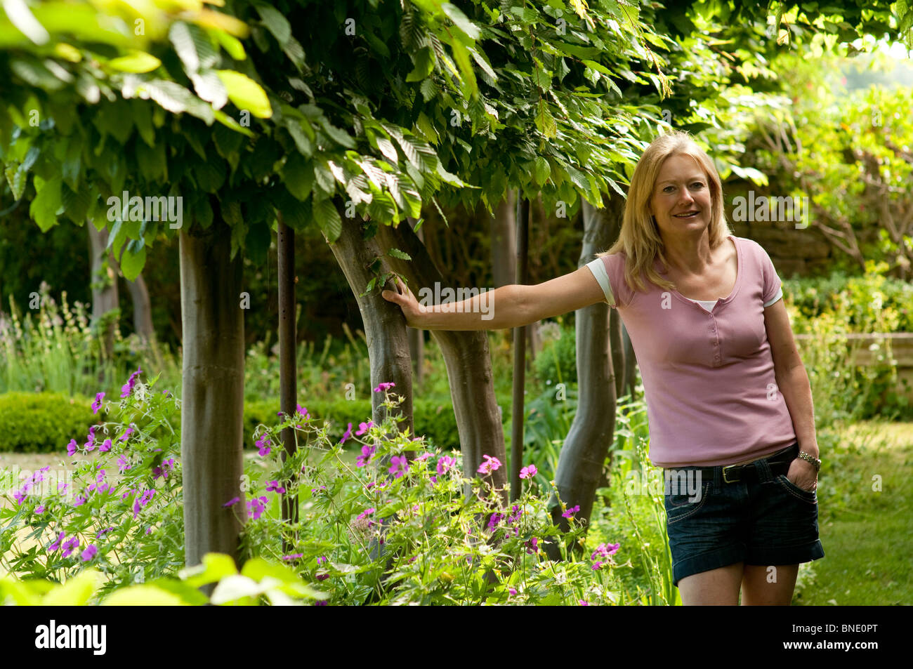 Paesaggio giardiniere, autore e la radio e la TV di personalità, Bunny Guinness Foto Stock