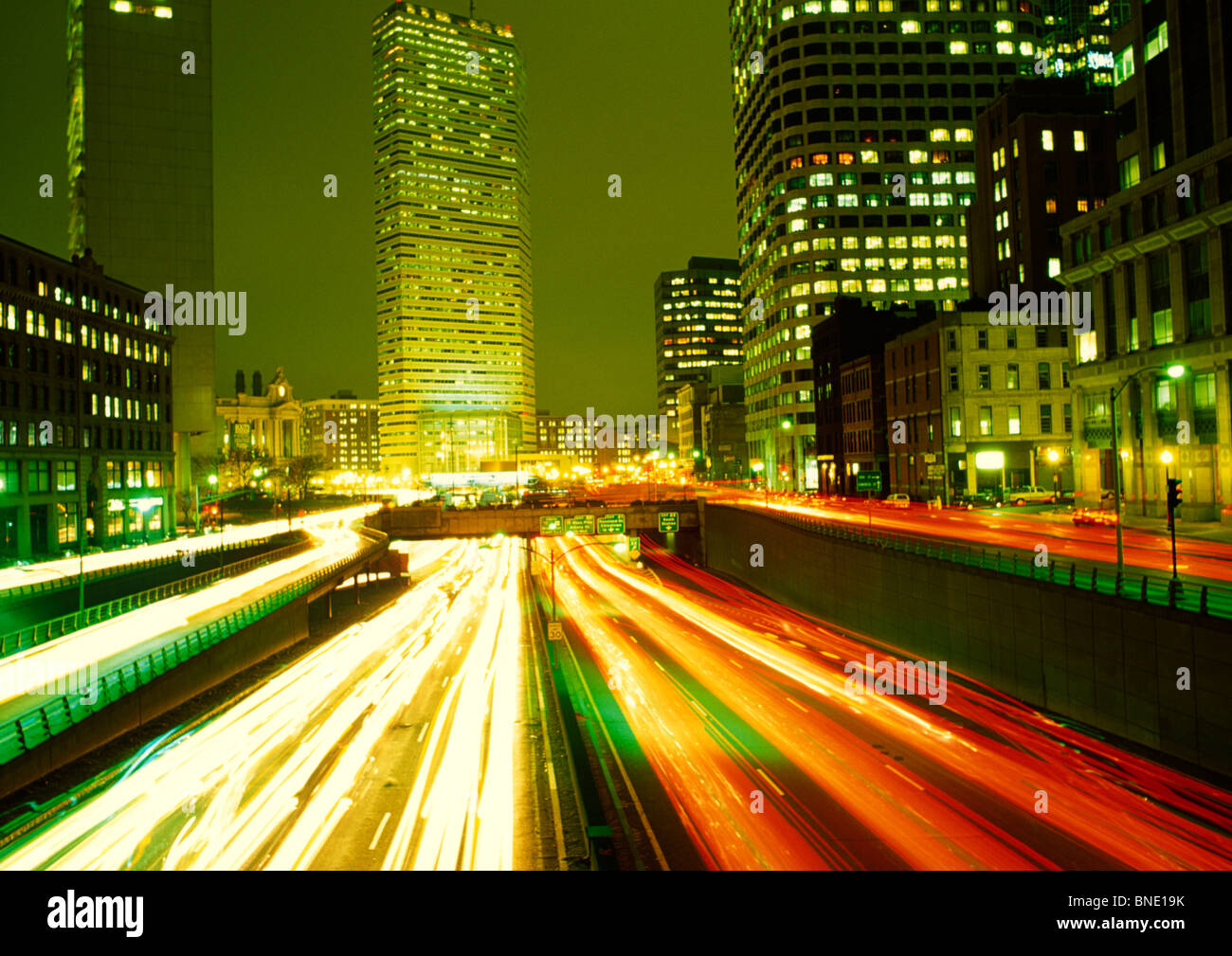 Il traffico su un'autostrada Interstate 95, Boston, Massachusetts, STATI UNITI D'AMERICA Foto Stock