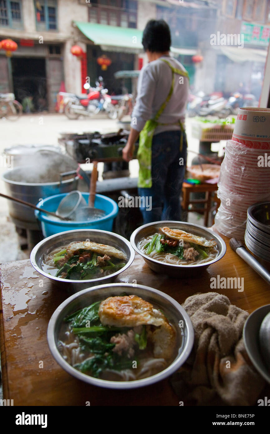 Noodle shop in Xingping, provincia di Guangxi, Cina Foto Stock
