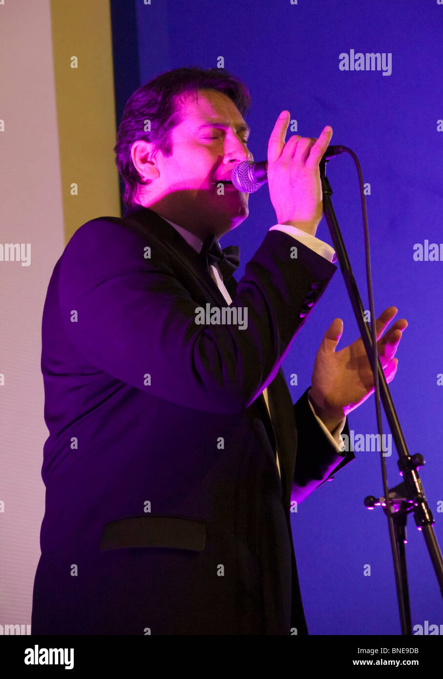 Live music gig - ex Spandau Ballet frontman Tony Hadley - prestazioni nel settembre 2008 Foto Stock