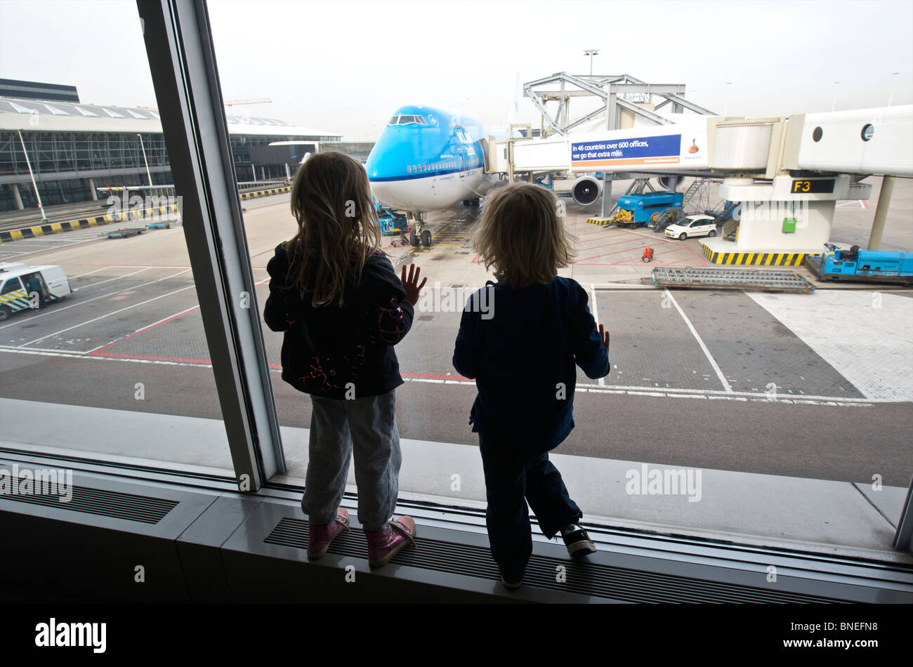 Fratello e Sorella e la visione di piano di KLM Foto Stock