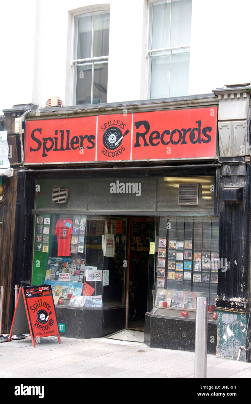 Spillers registra il record più vecchio negozio in tutto il mondo al suo ex sito Hayes Galles Cardiff Regno Unito Foto Stock