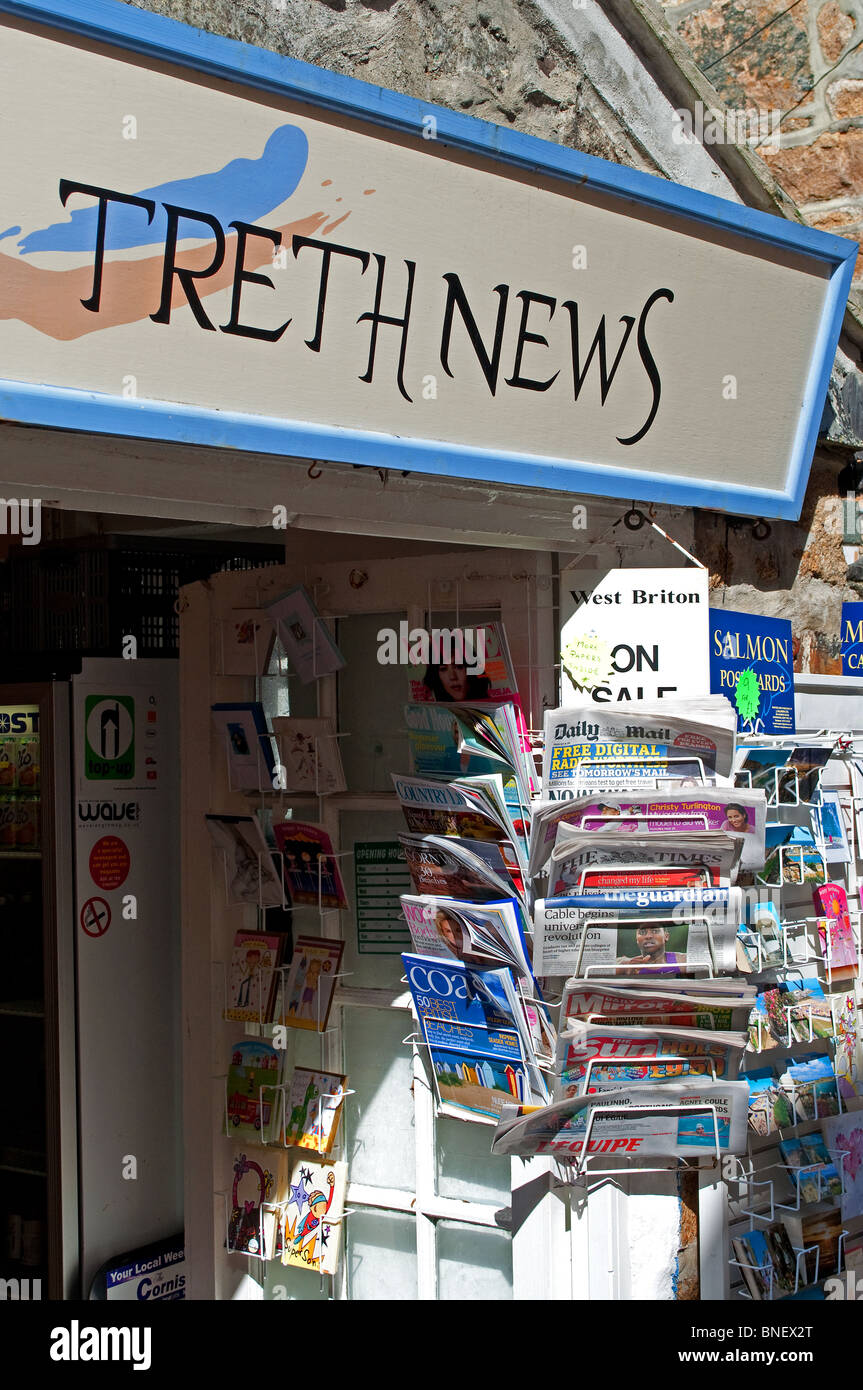 Una piccola edicola Negozio in st.ives, Cornwall, Regno Unito Foto Stock