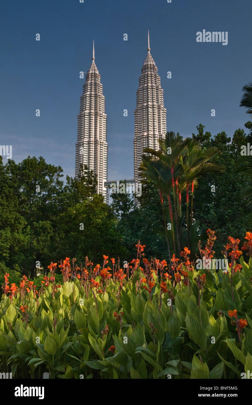 Torri Petronas KLCC Park Kuala Lumpur in Malesia Foto Stock