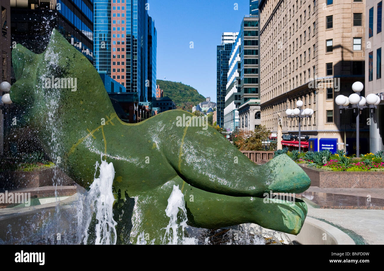 La scultura e la Fontana Place Ville Marie downtown Montreal Foto Stock