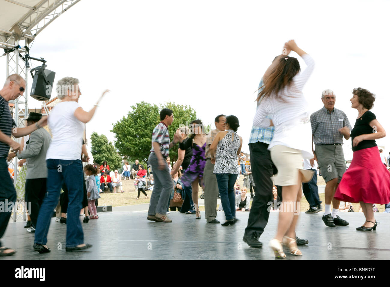 Stage di danza a Shoreditch Park Festival, Londra Foto Stock