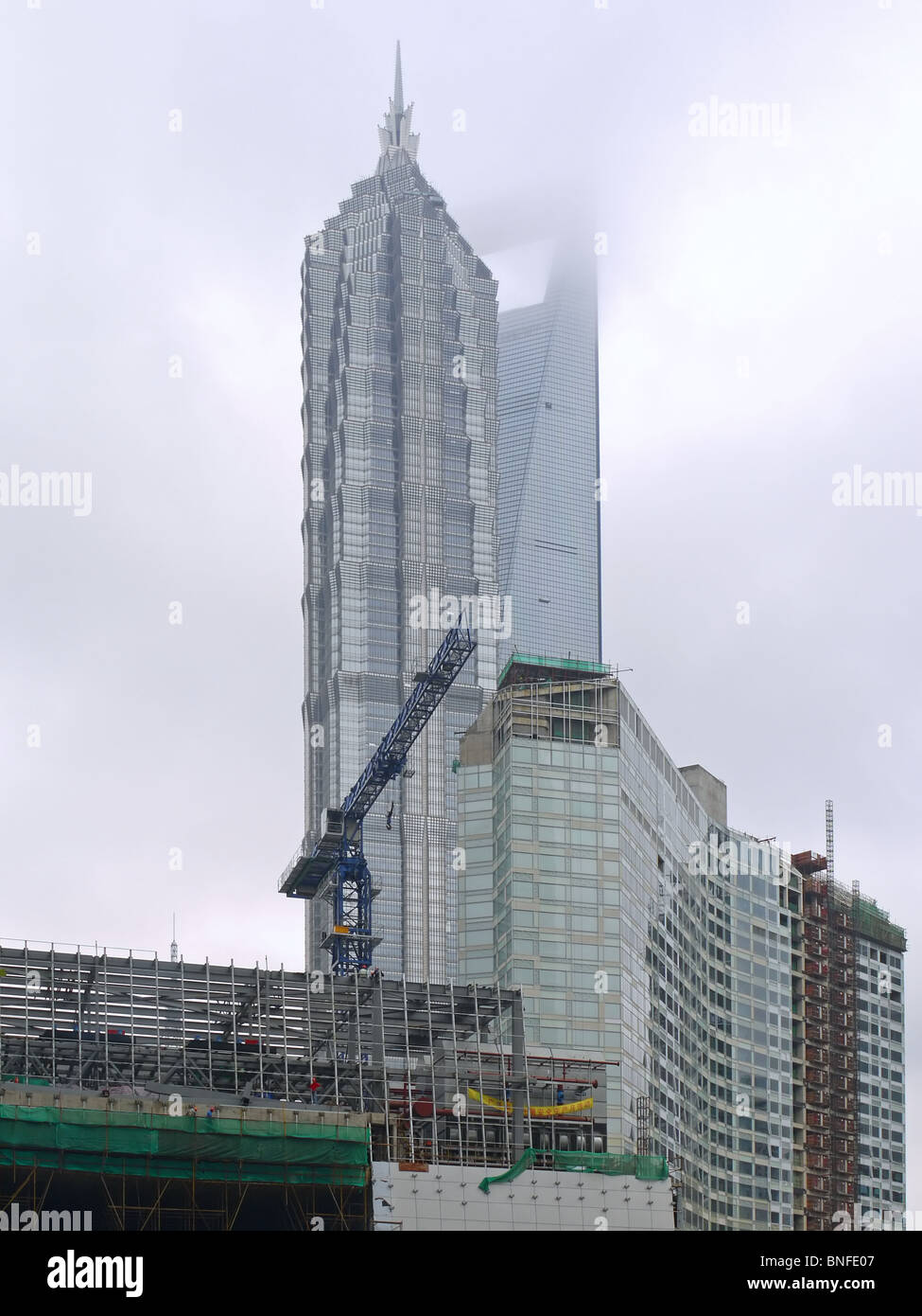 Nuova costruzione grattacielo a Shanghai in Cina Foto Stock