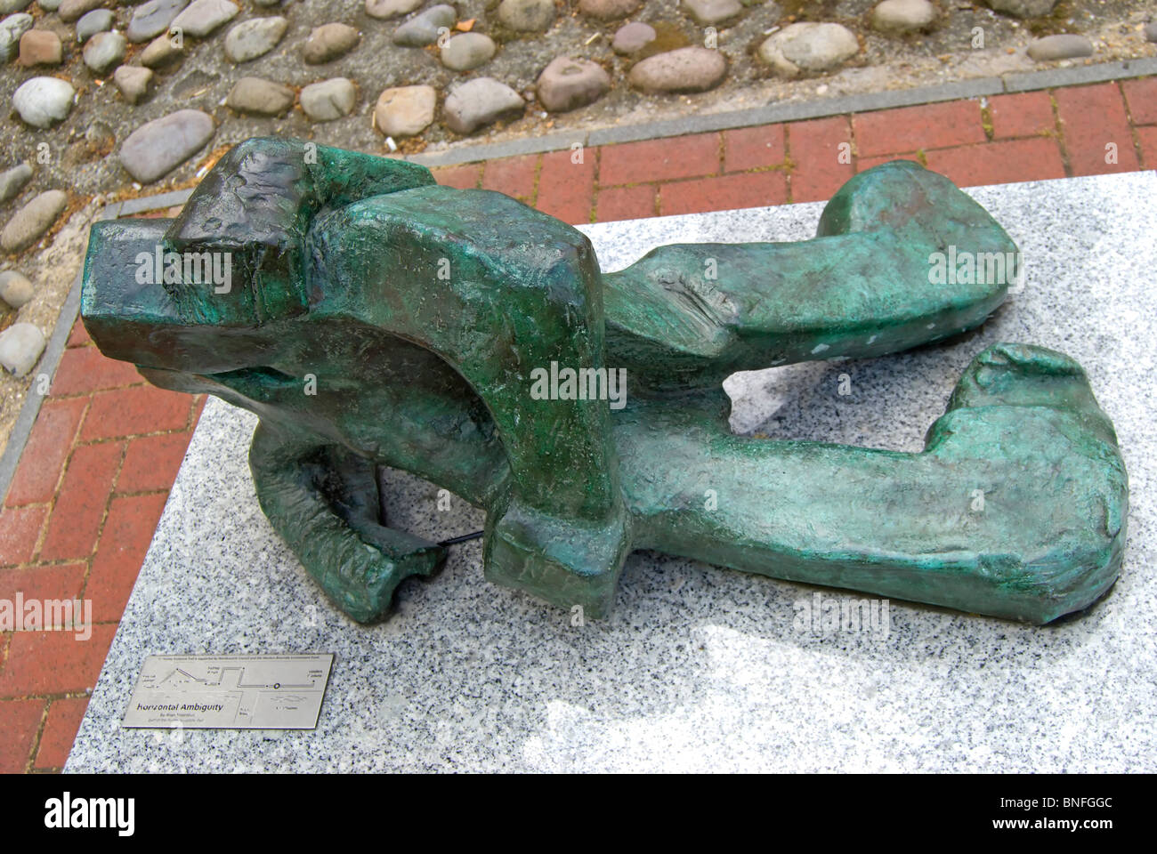 Ambiguità orizzontale, uno dei nove opere di alan thornhill formante la putney sentiero delle sculture, Putney, a sud-ovest di Londra - Inghilterra Foto Stock