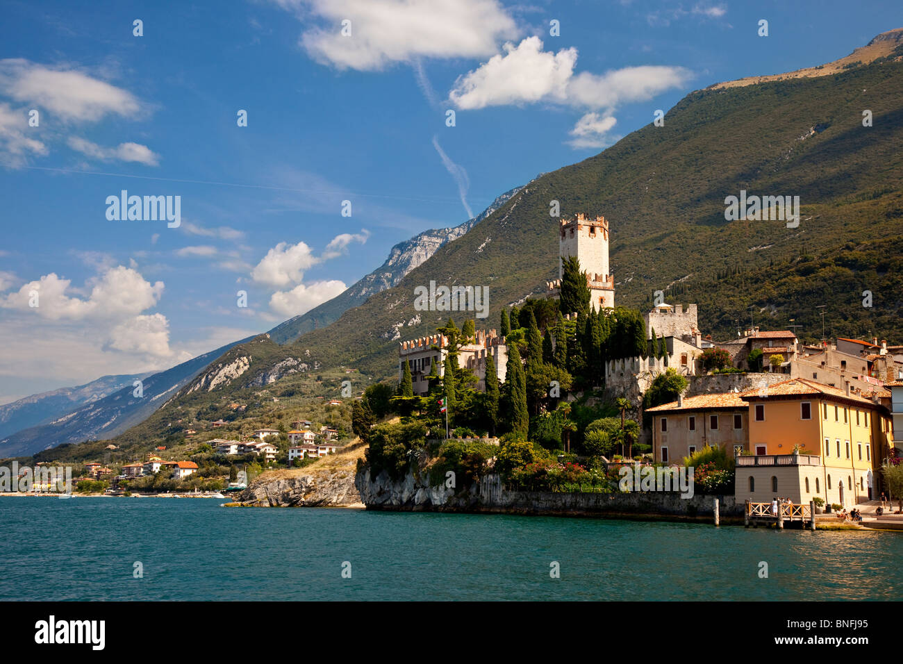 Castello scaligero di Malcesine lungo le rive del lago di Garda in Italia lombardi Foto Stock