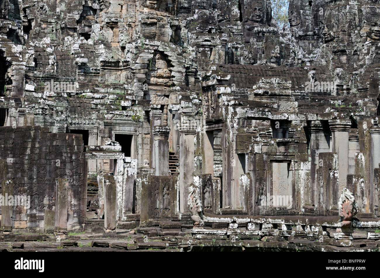 Labirinti di pietra del tempio Bayon, Angkor Thom, Cambogia Foto Stock