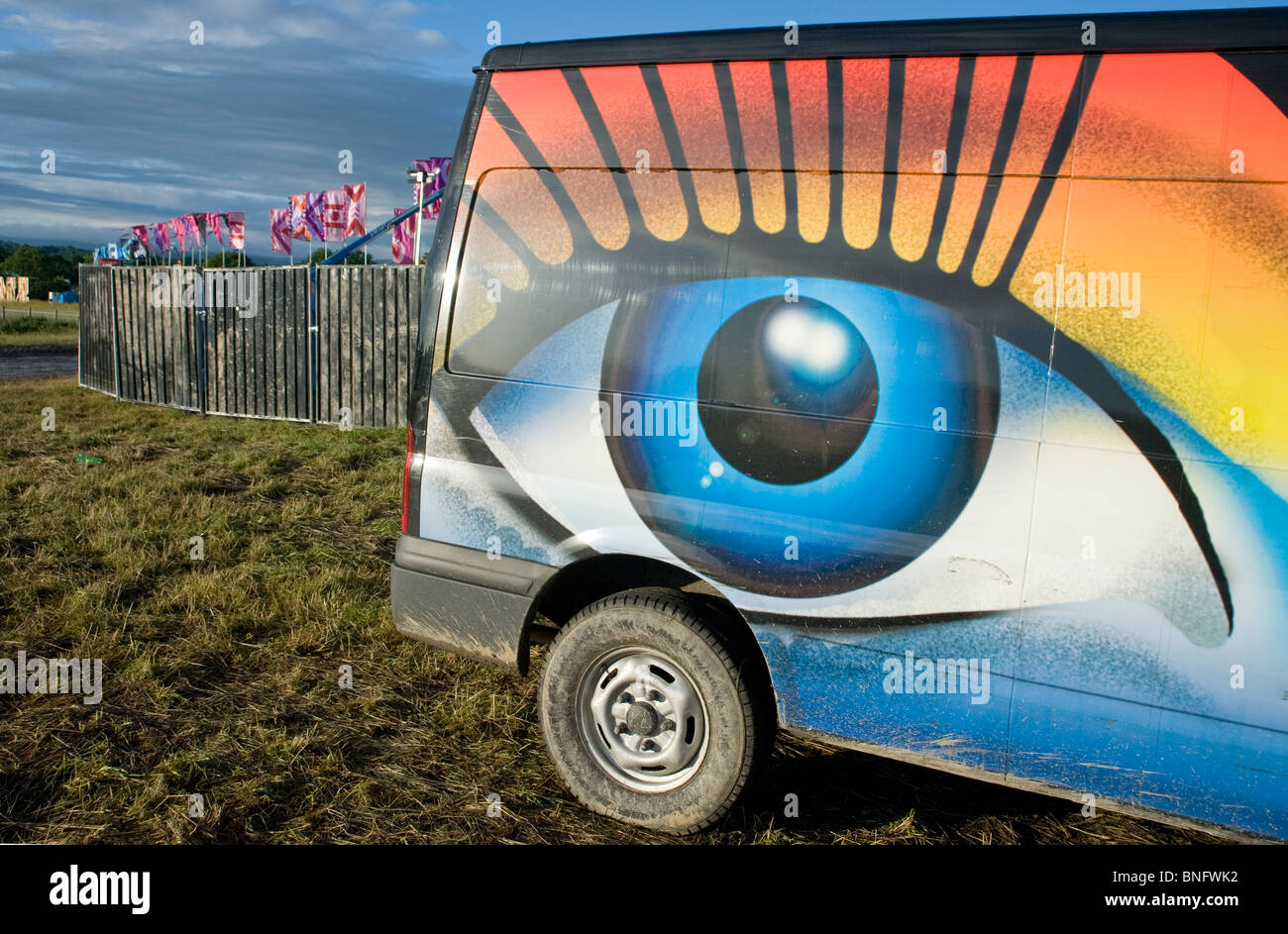 Van con il logo dell'occhio a Oxegen festival di musica. Foto Stock