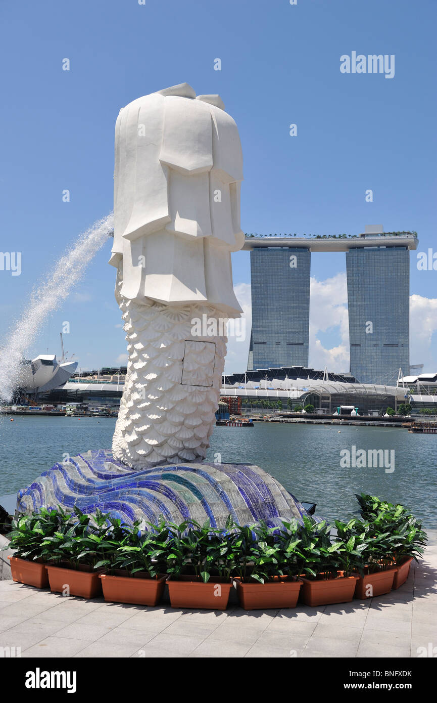 Il Merlion e Marina Bay Sands, Singapore Foto Stock