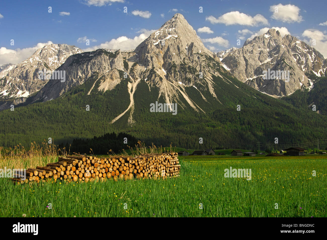 Picco Sonnenspitze Ehrwalder, Sun Peak e Mt, Gruenstein, Ehrwald, Mieminger mountain range, Tirolo, Austria Foto Stock