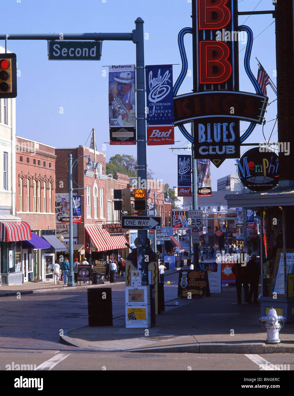 Scena di strada, Beale Street Beale Street District, Memphis, Tennessee, Stati Uniti d'America Foto Stock