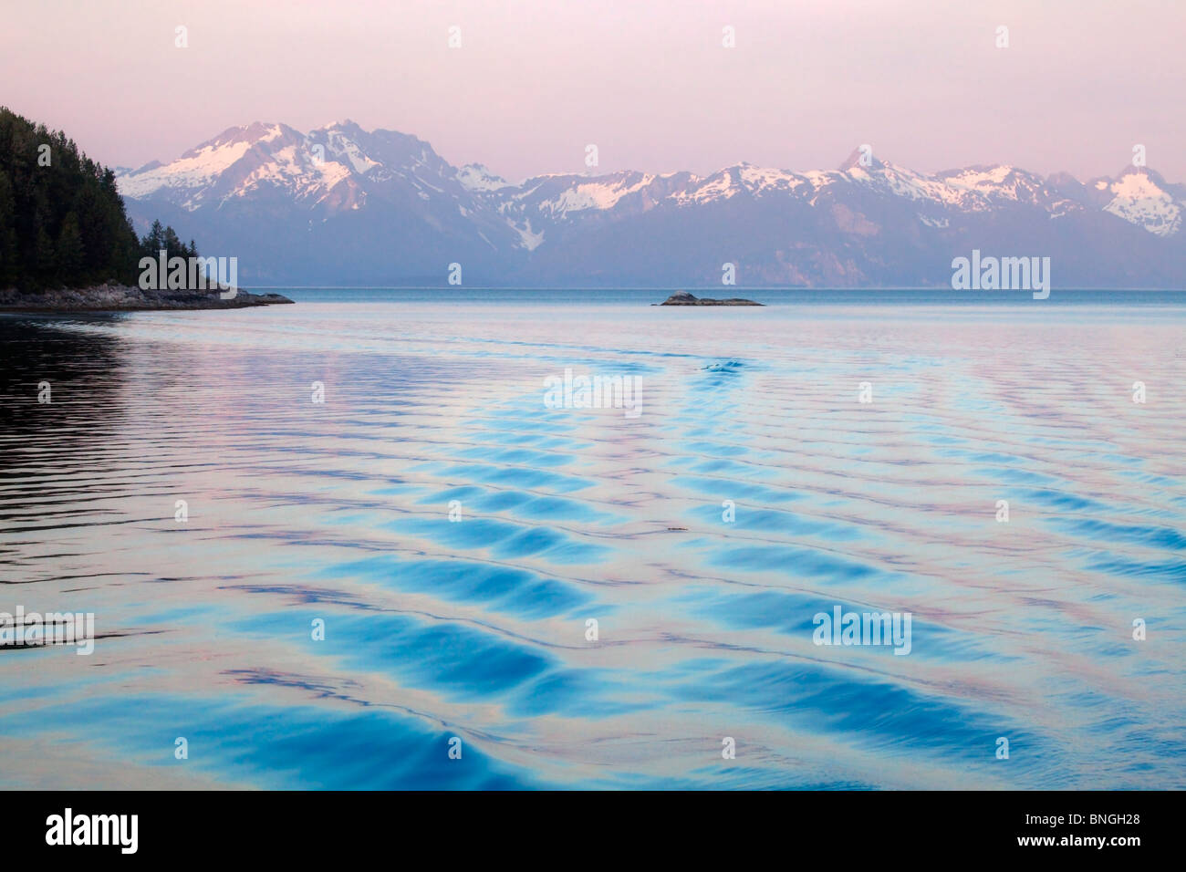 Modello di onde del mare, blu Mouse Cove, Parco Nazionale di Glacier Bay, Alaska, STATI UNITI D'AMERICA Foto Stock
